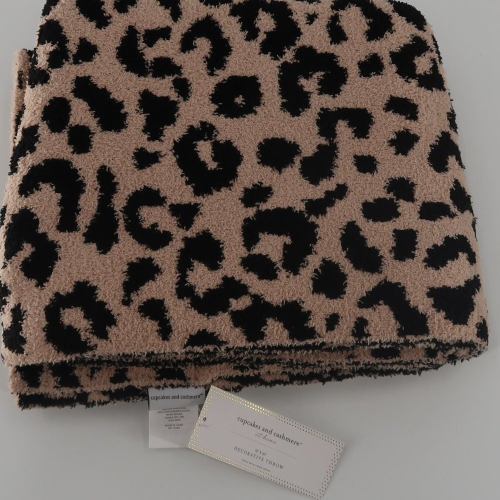 Cupcakes and cashmere brown feather yarn Leopard Print decorative throw
